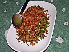 Salad with wing beans and shrimp