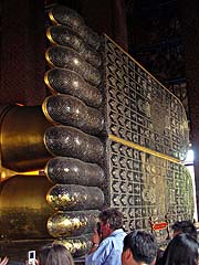 Wat Pho reclining buddha detail